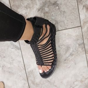 HAIDER ACKERMANN REAL LEATHER GLADIATOR STRAPPY FLATS EUC 39.5